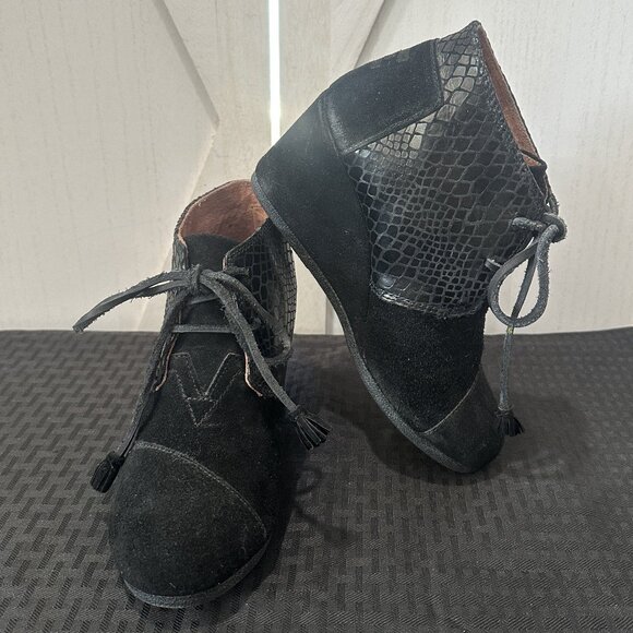 TOMS Kala Wedge Bootie – Black Multi Faux Snake (Style #300614) - Picture 3 of 10